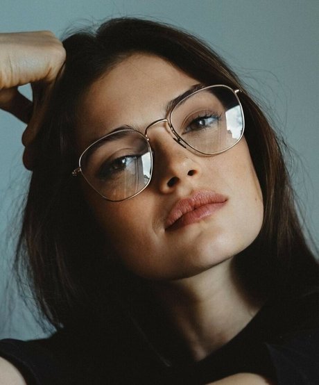 Eve Dumon model perfect pics