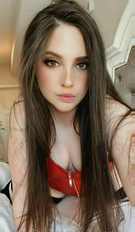 ava hadleyy perfect actress pic