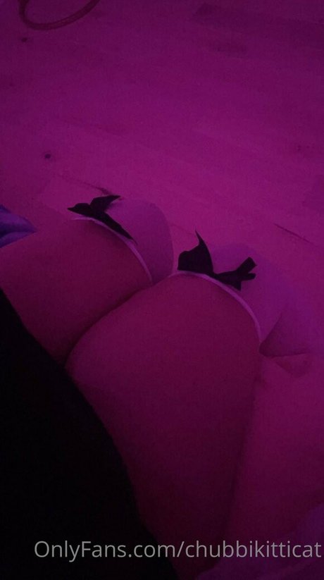 Chubbikitticat sexy model photos