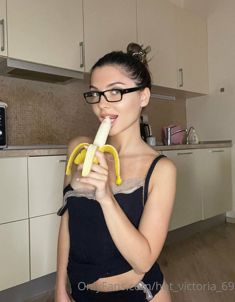 hot victoria 69 model pretty archive