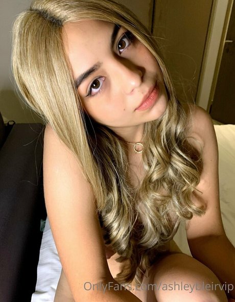 ashleybleirvip model pretty pics