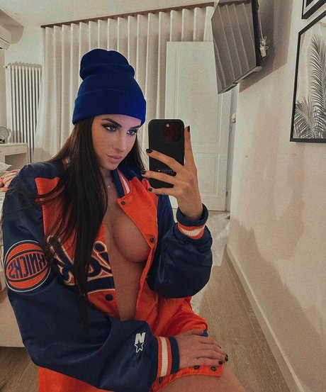 Valentina Vignali pornstar perfect pics