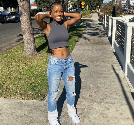 LaToya Tonodeo exclusive star picture