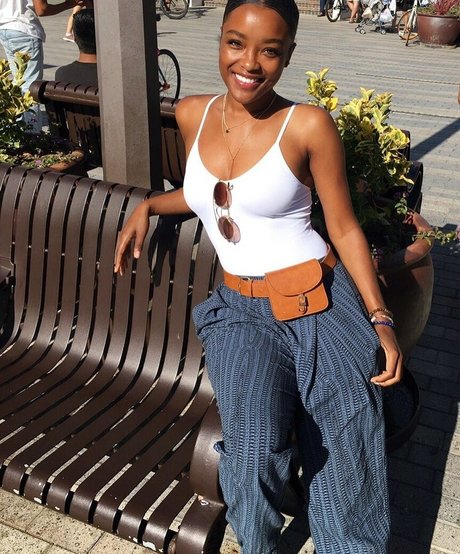 LaToya Tonodeo art star galleries