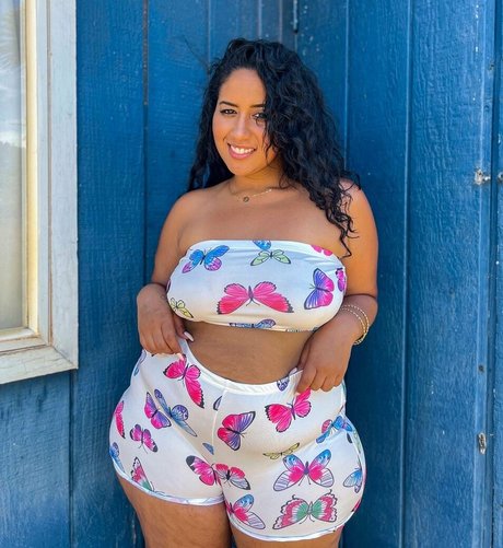 tianatee808 nice model pic