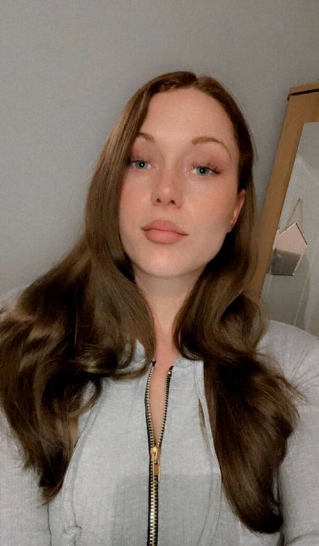 hotmommavip pornographic model photos