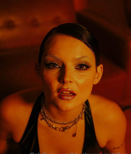 bb cloversworldfree nice actress pic