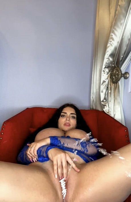 kaylee2kinky sexy actress image