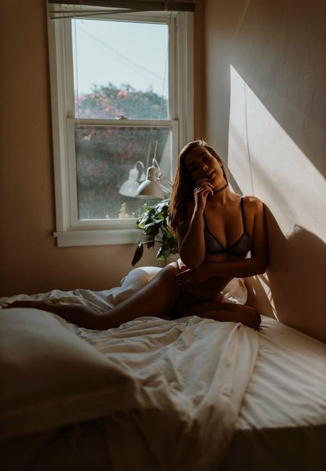 momoneyyymoprobzzz model hot picture