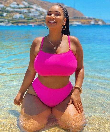 Katelyn Folasade top model image