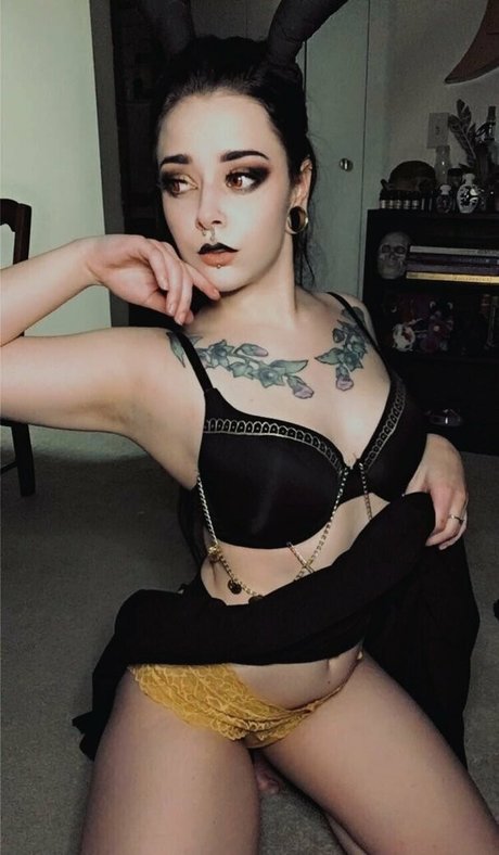 babymoth1 Quick model image