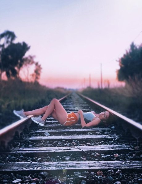 traumwandler pornographic model photos