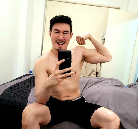 leo sagafree adult actress img