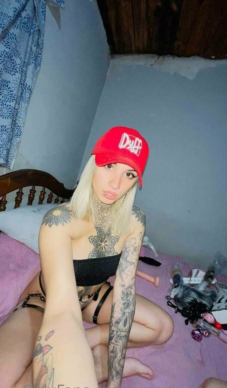 amazingluzz nude actress pic