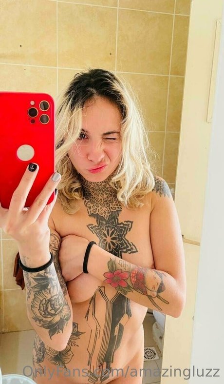 amazingluzz model hd pics