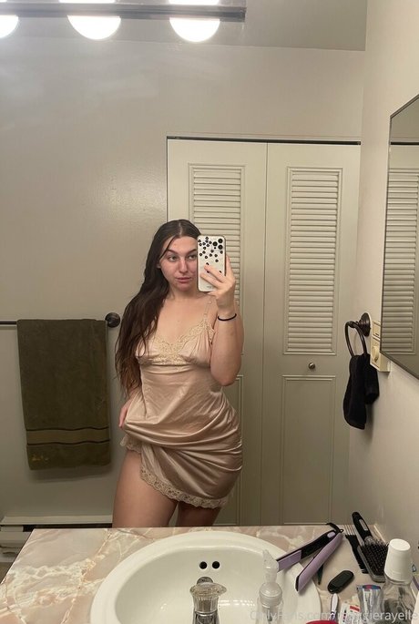 maggierayelle adult star picture