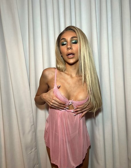 stassibelle star art photo