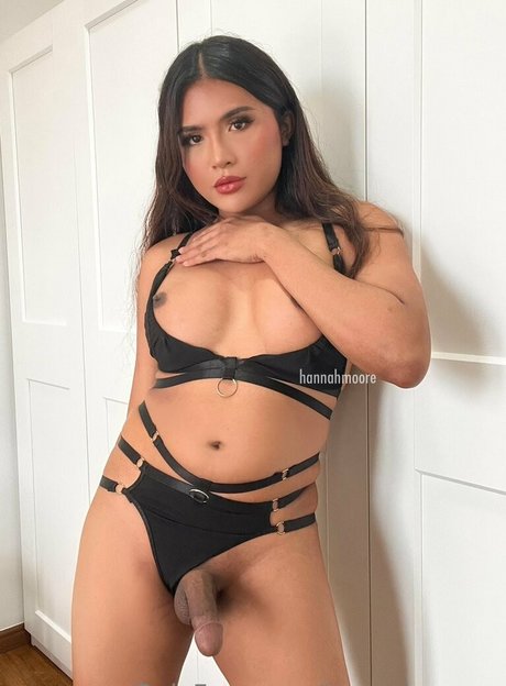 hannahmoore nude pornstar img