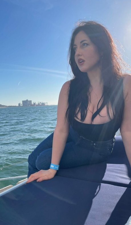 gtnlmts art pornstar photo