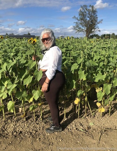 thebumbumbaroness nice actress galleries