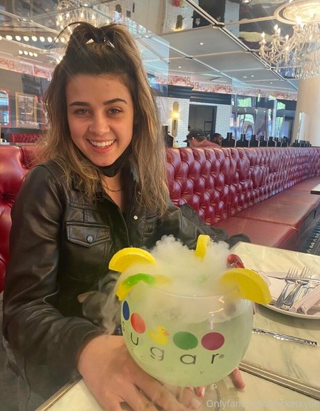 rocketkylie hd pornstar pictures