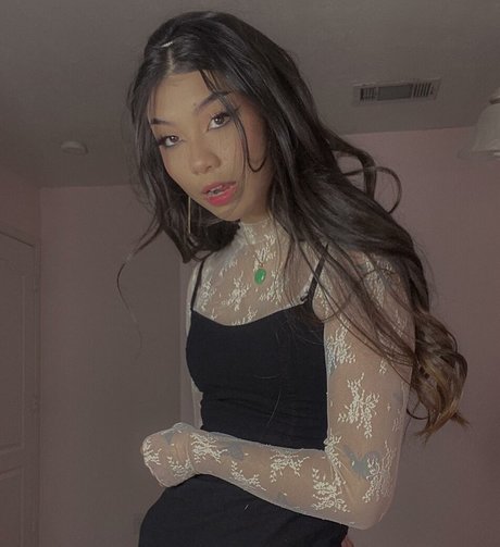 Trin Lovell adult star pictures