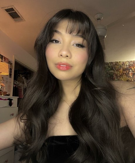 Trin Lovell sexy model photos