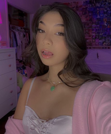 Trin Lovell high quality star picture