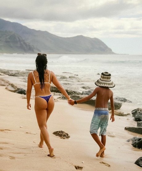 Alessa Holloway star best photo