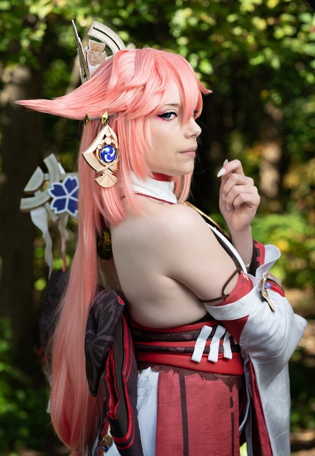 Dera Megurine perfect model gallery