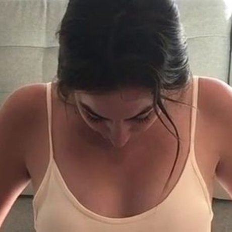 Miss Bell ASMR star nude images