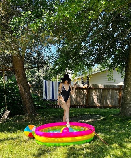 kittymekelsey naked star picture