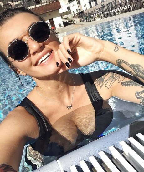 Daria Perel model pics