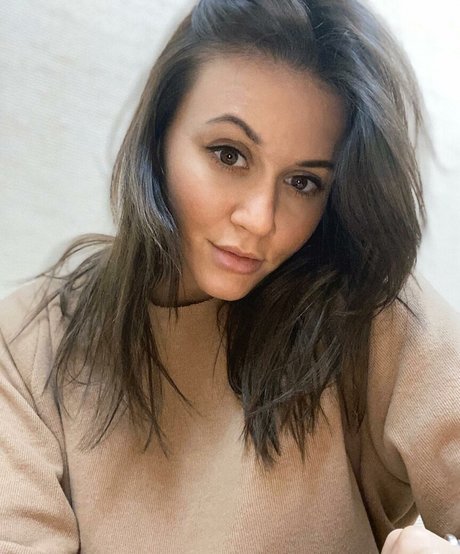 Daria Perel sexy model pics