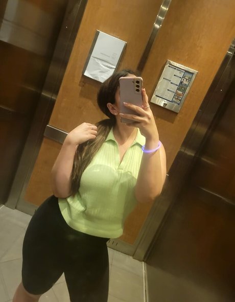 Minnie Silva hot actress pics