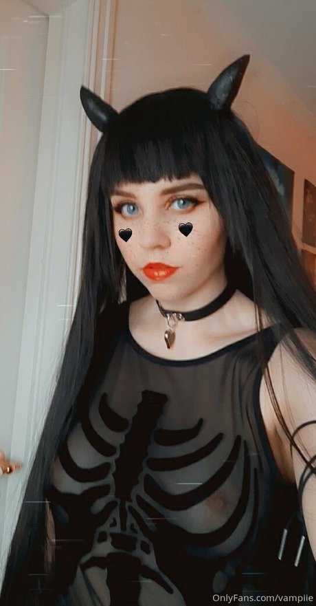 vampiie beautiful actress photos