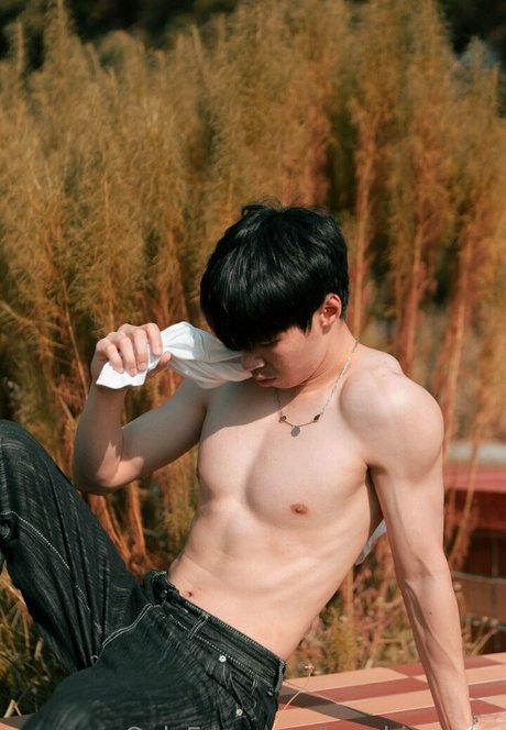 teen feet onlyfans free porn photos