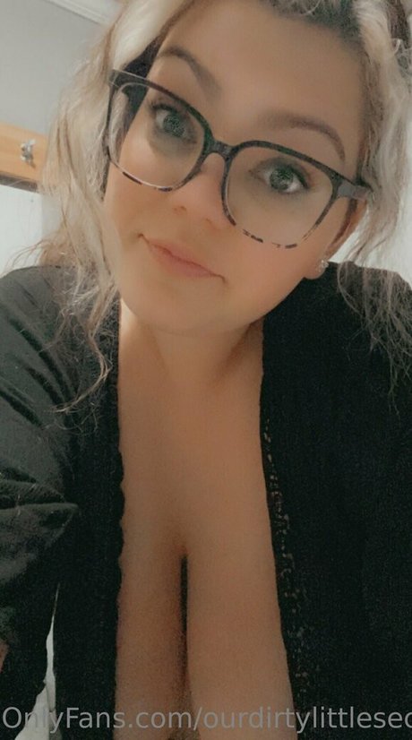 ourdirtylittlesecret96 pornographic model img