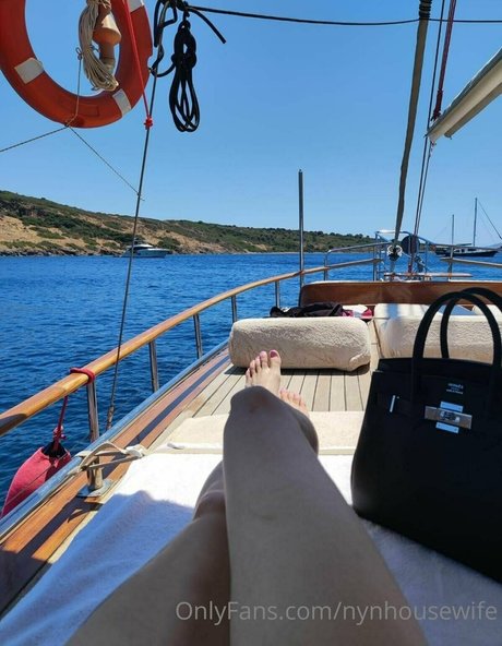 nynhousewife sexy model pictures