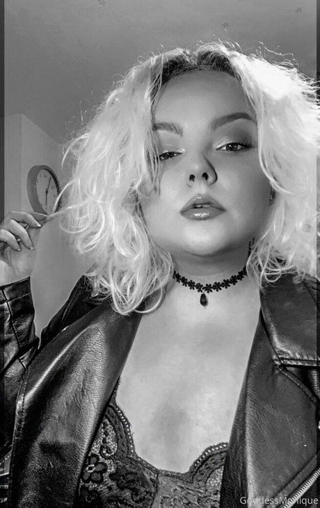 moniiquefox sex star img