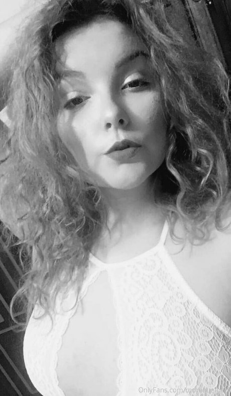 chubby redhead onlyfans free nude images