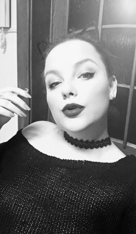 moniiquefox exclusive actress pic