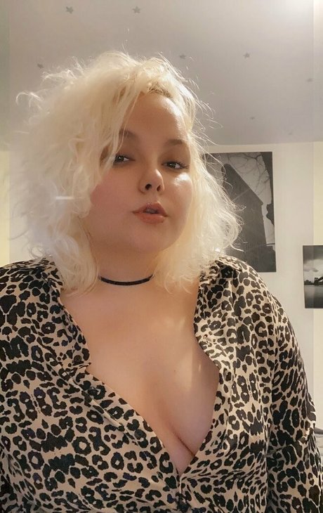 moniiquefox perfect actress pic