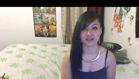 Lucky Lee pretty pornstar pic