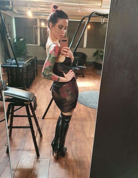 Adreena Angela nude model photo