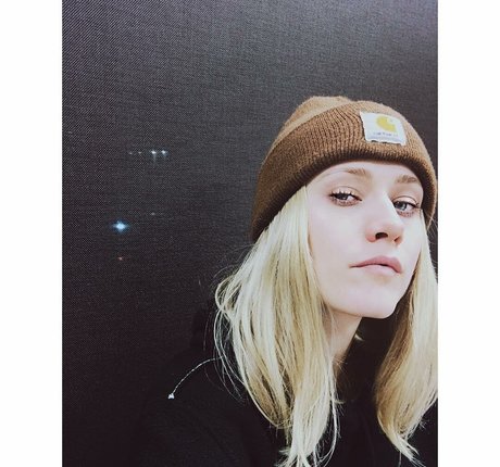 Olivia Taylor Dudley hot model galleries