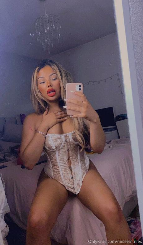 emilyexotics hot model photos