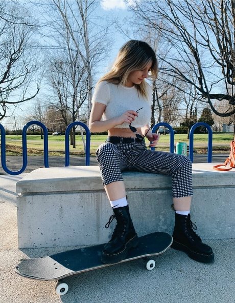 Sarao Sulli nice actress pics