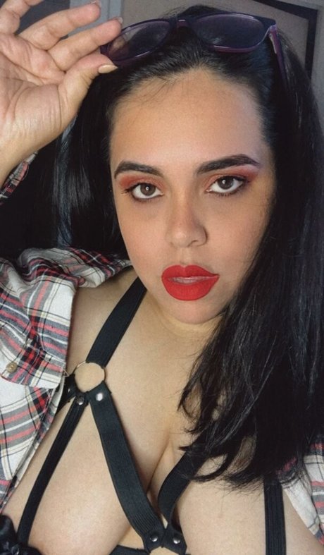 Goddes Nini star naked photo