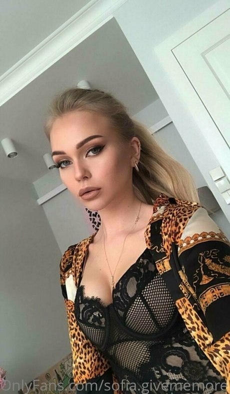 hottestvenus pornographic model archive